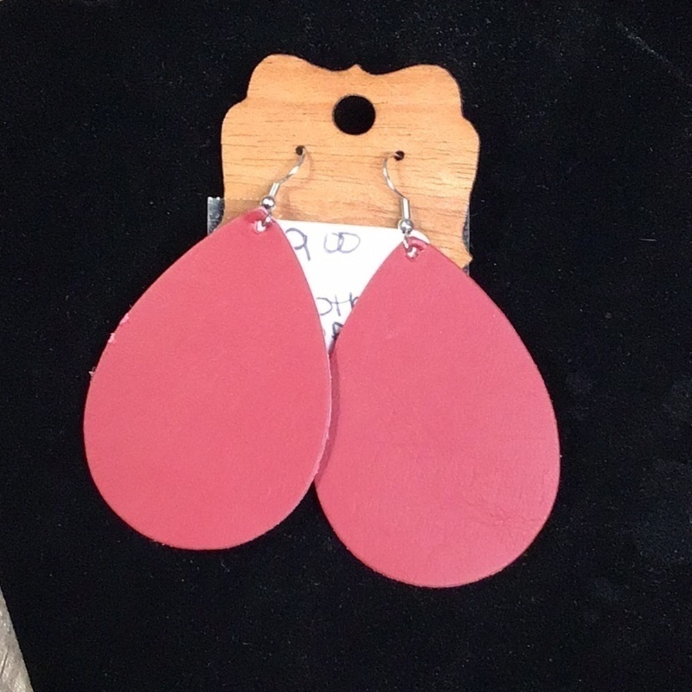 Smooth Deep Red. . (4jj)